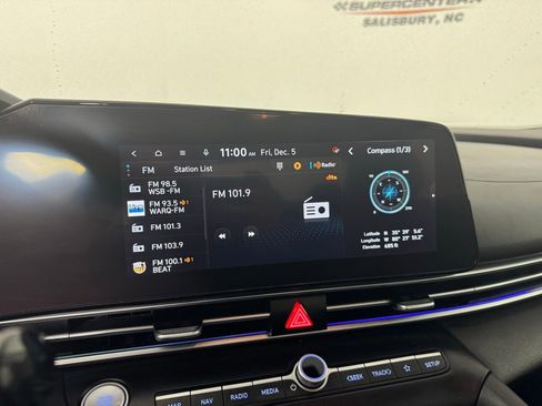 Used 2025 Hyundai Elantra SEL image 16