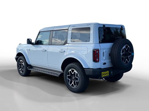 New 2025 Ford Bronco Outer Banks image 3