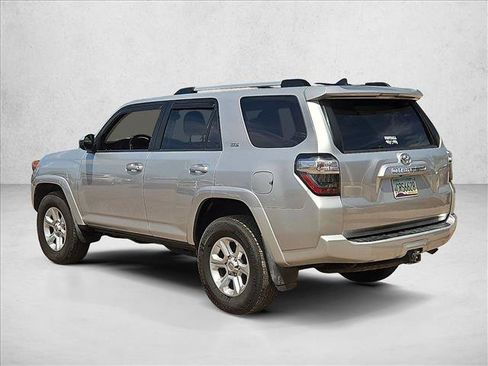 Used 2019 Toyota 4Runner SR5 AWD/4WD image 8