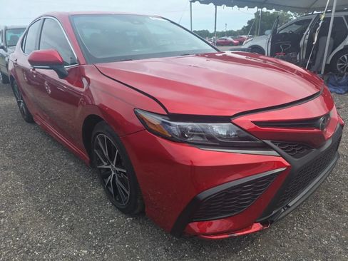 Used 2023 Toyota Camry SE FWD image 4