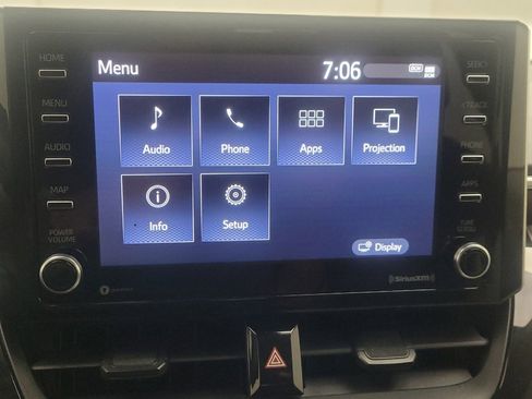 Used 2021 Toyota Corolla LE FWD image 25