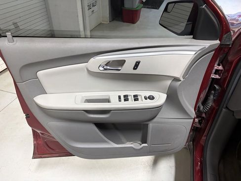 Used 2011 Chevrolet Traverse LT w/ Personal Connectivity Package image 6
