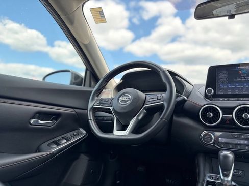 Used 2023 Nissan Sentra SR w/ SR Premium Package FWD image 39