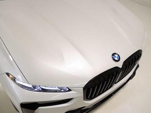 Used 2024 BMW X7 M60i image 28