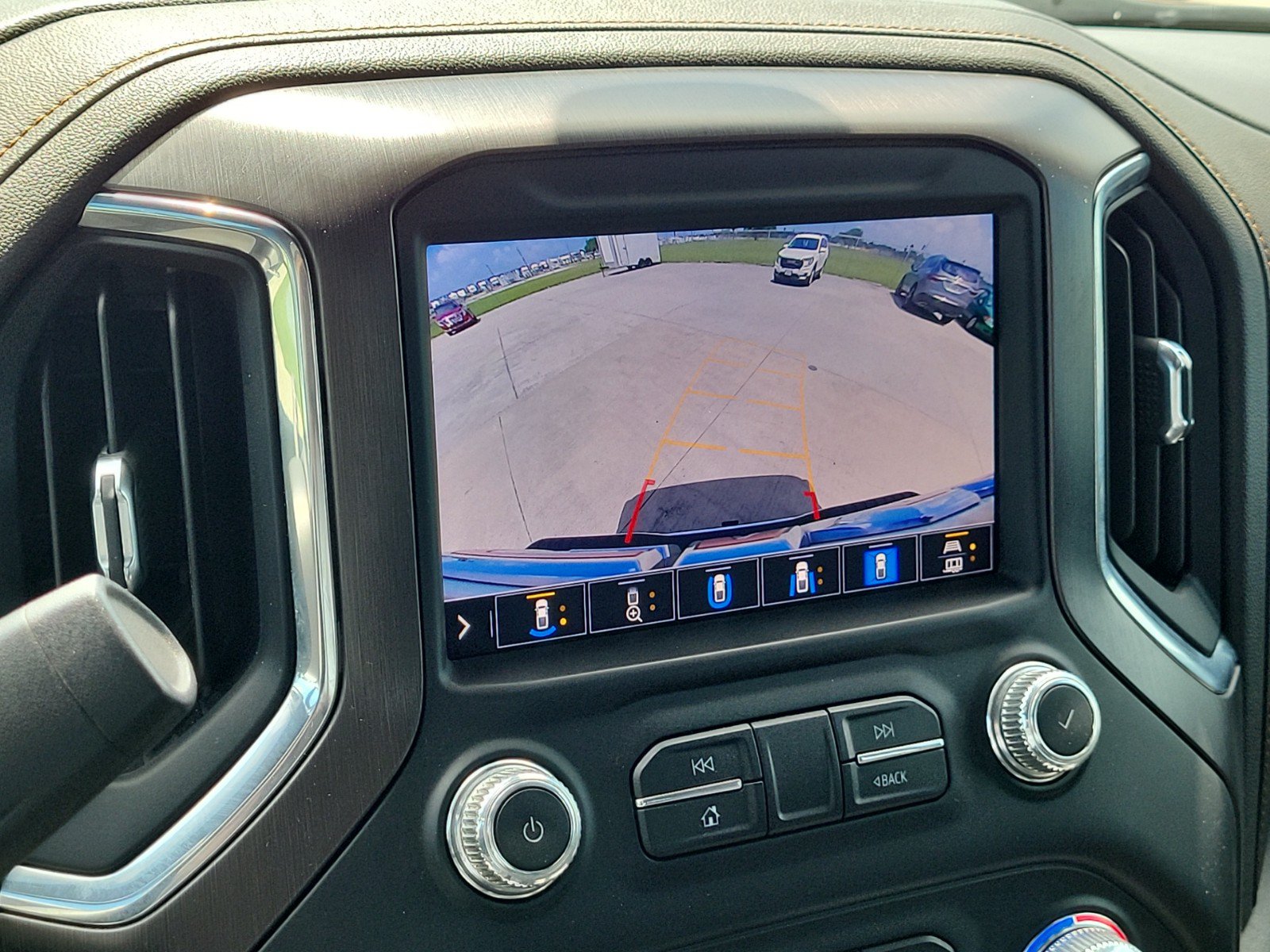 Used 2020 GMC Sierra 2500 AT4 w/ AT4 Premium Package AWD/4WD image 21