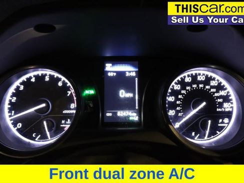 Used 2022 Toyota Camry SE image 10