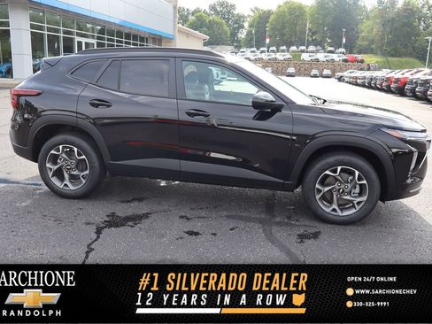 New 2026 Chevrolet Trax LT FWD image 1