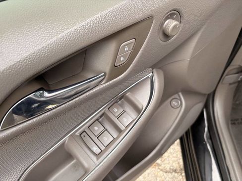 Used 2018 Chevrolet Cruze LS image 14