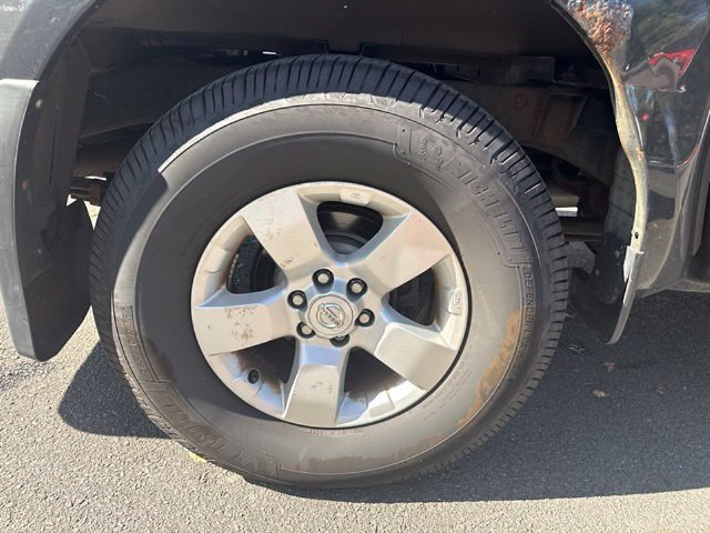Used 2013 Nissan Frontier SV w/ SV Value Truck Pkg AWD/4WD image 7