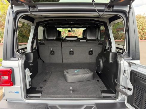 Certified 2023 Jeep Wrangler Unlimited Sahara AWD/4WD image 9