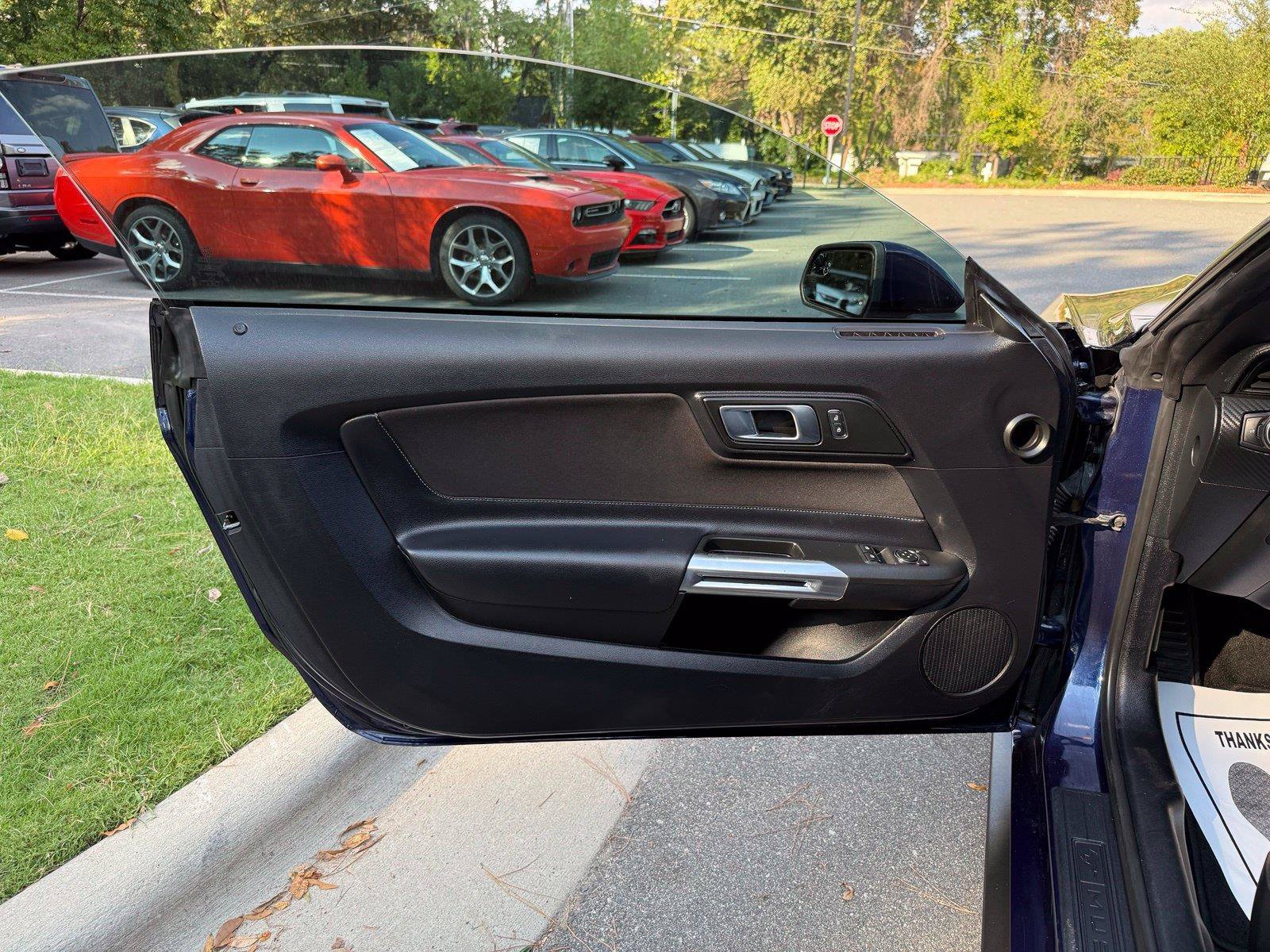 Used 2018 Ford Mustang Coupe RWD image 14