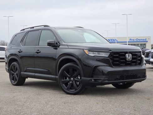 Used 2025 Honda Pilot Black Edition image 2