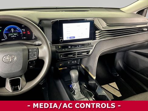 Used 2025 Toyota Camry LE FWD image 9