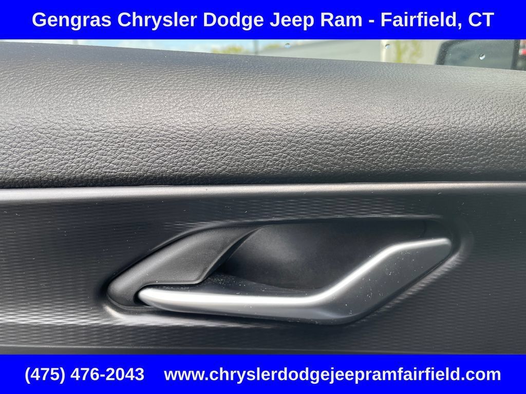 Used 2023 Jeep Grand Cherokee L Altitude AWD/4WD image 40