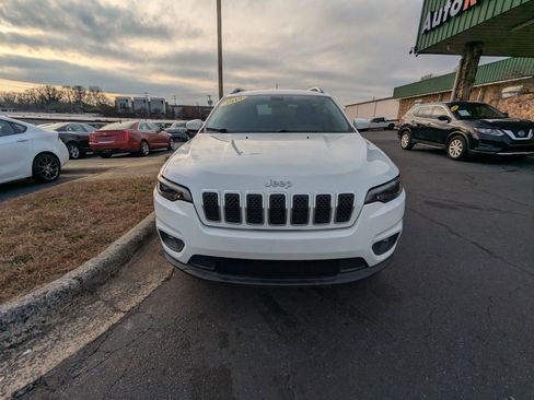 Used 2019 Jeep Cherokee Latitude w/ Popular Appearance Group image 2
