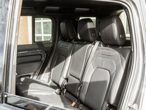 Used 2023 Land Rover Defender 110 S image 23