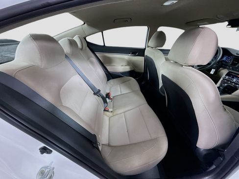 Used 2020 Hyundai Elantra SE image 26