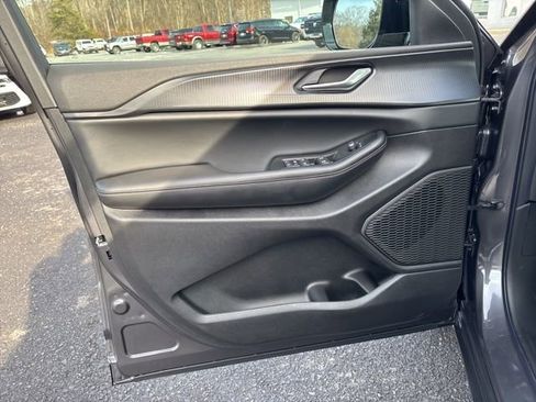 New 2025 Jeep Grand Cherokee Altitude image 7