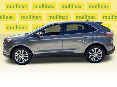 Used 2024 Ford Edge Titanium image 10