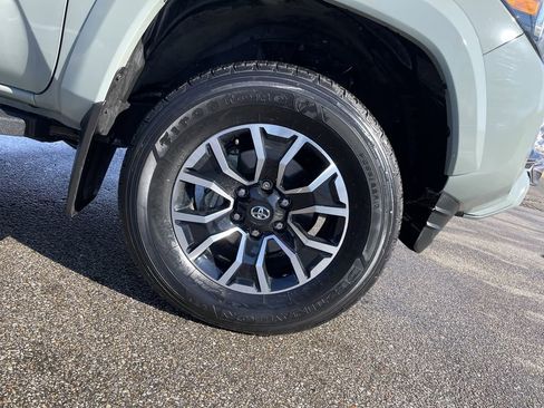 Used 2023 Toyota Tacoma TRD Sport image 11
