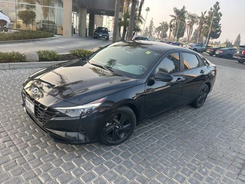 Certified 2023 Hyundai Elantra SEL image 2