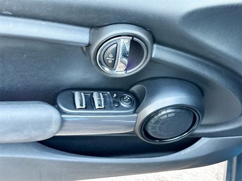 Used 2018 MINI Cooper Convertible image 19