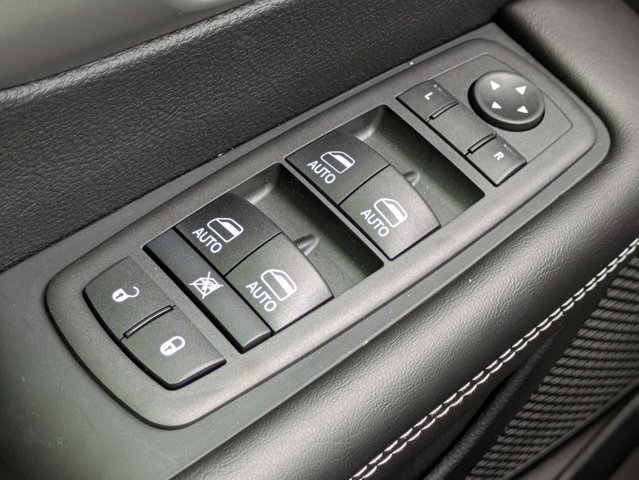 New 2027 Chrysler Pacifica Select FWD image 25