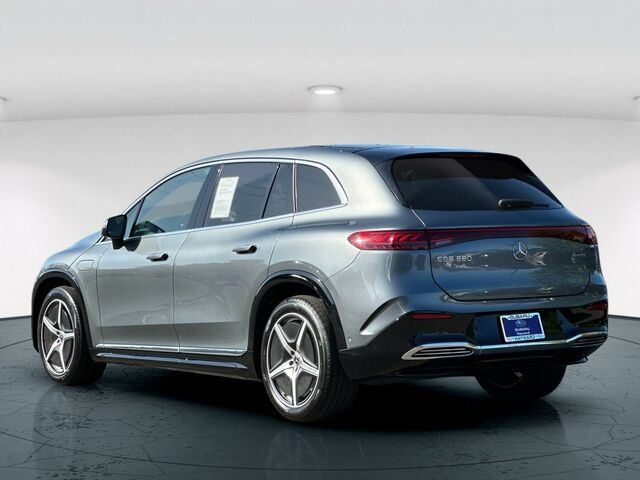 Used 2023 Mercedes-Benz EQS 580 4MATIC SUV w/ Acoustic Comfort Package image 4