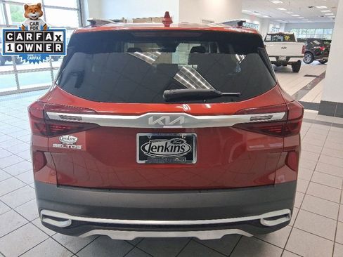 Used 2023 Kia Seltos S w/ Navigation Package FWD image 17