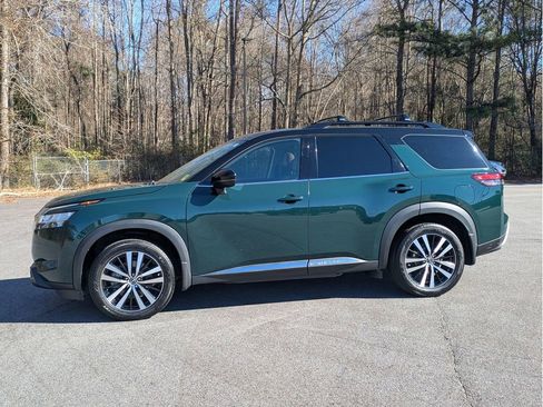 Used 2023 Nissan Pathfinder Platinum image 8
