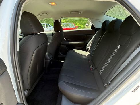 Used 2023 Hyundai Elantra SEL w/ Convenience Package FWD image 33