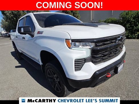 Used 2023 Chevrolet Silverado 1500 LT Trail Boss w/ Convenience Package II AWD/4WD image 2