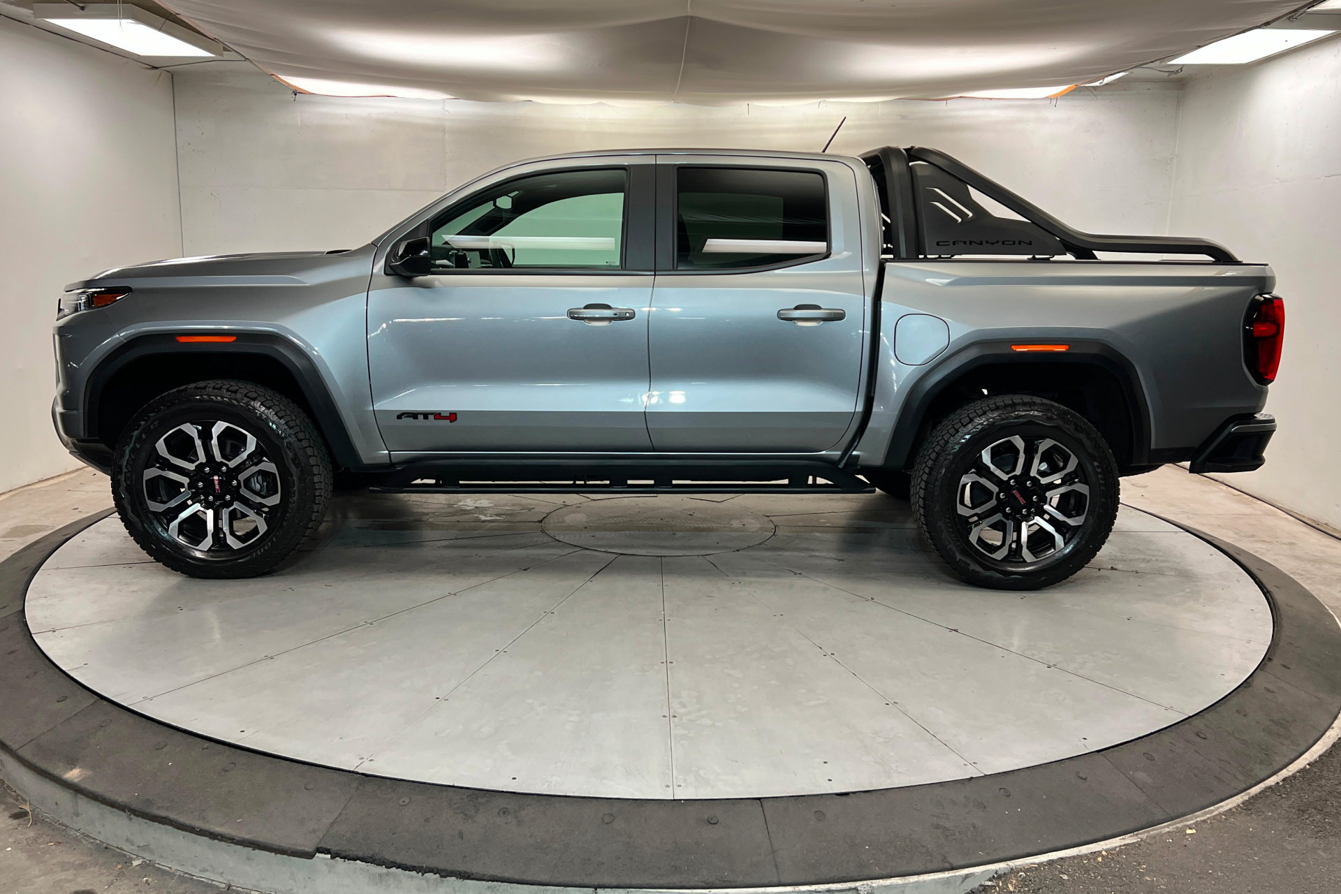 Used 2025 GMC Canyon AT4 w/ Nightfall Edition AWD/4WD image 2