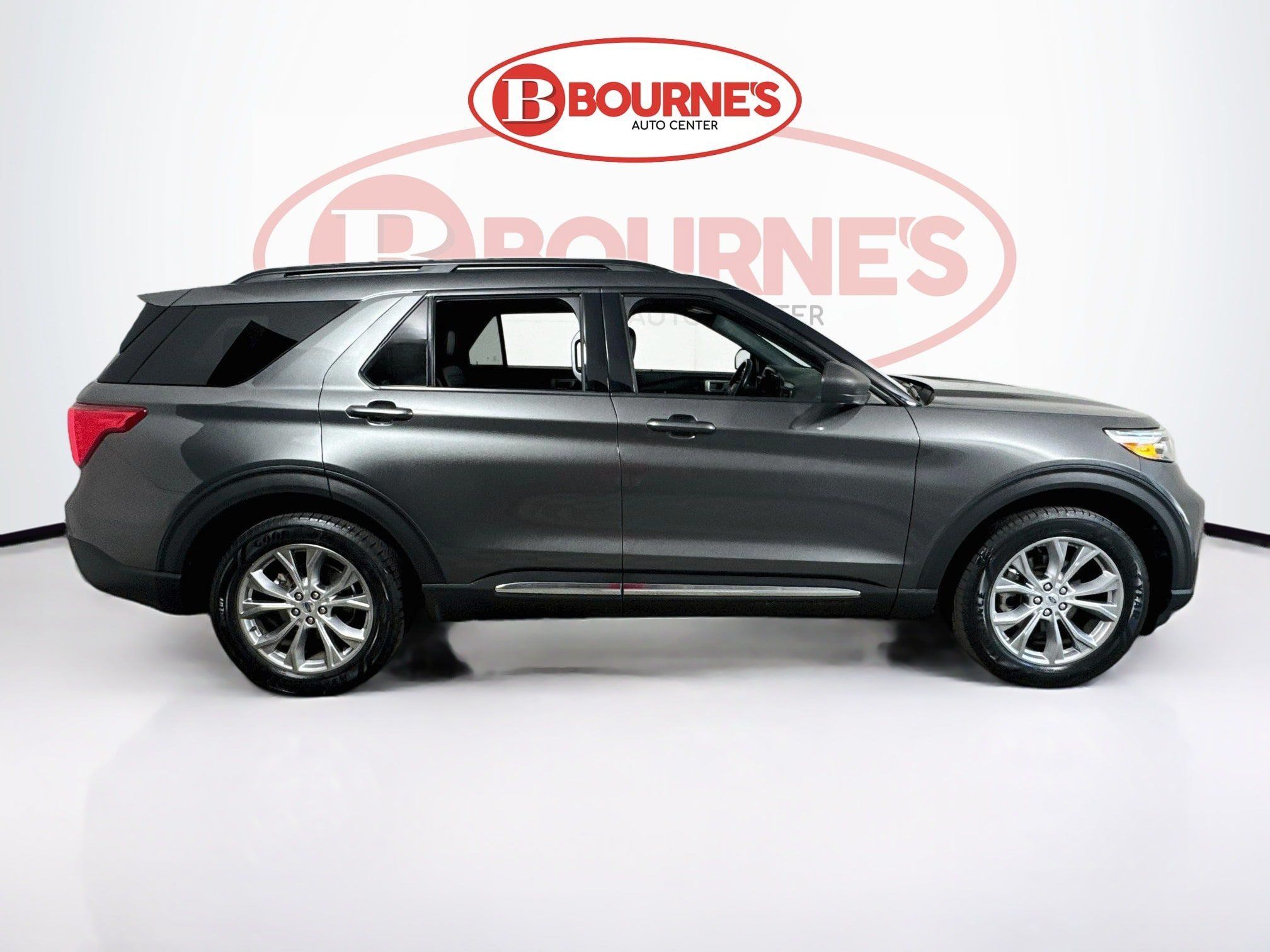 Used 2020 Ford Explorer XLT w/ Equipment Group 202A AWD/4WD image 11