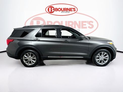 Used 2020 Ford Explorer XLT w/ Equipment Group 202A AWD/4WD image 11