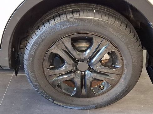 Used 2015 Toyota RAV4 LE AWD/4WD image 8