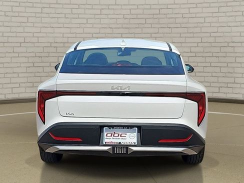 Used 2025 Kia K4 LXS FWD image 6