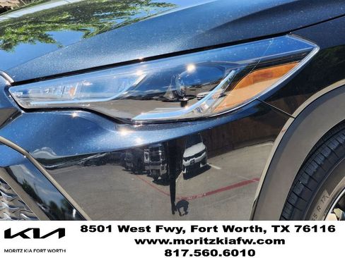 Used 2024 Toyota Corolla Cross AWD Hybrid image 6