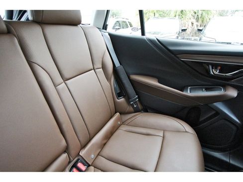 Used 2022 Subaru Outback Touring AWD/4WD image 12