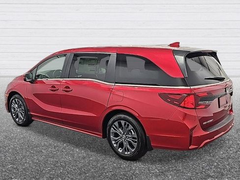 New 2026 Honda Odyssey Touring image 3