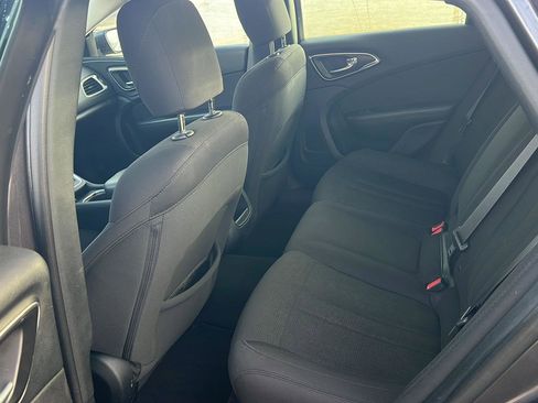 Used 2016 Chrysler 200 Limited image 11