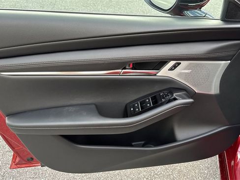 New 2026 MAZDA MAZDA3 Hatchback w/Premium Plus Pkg image 39