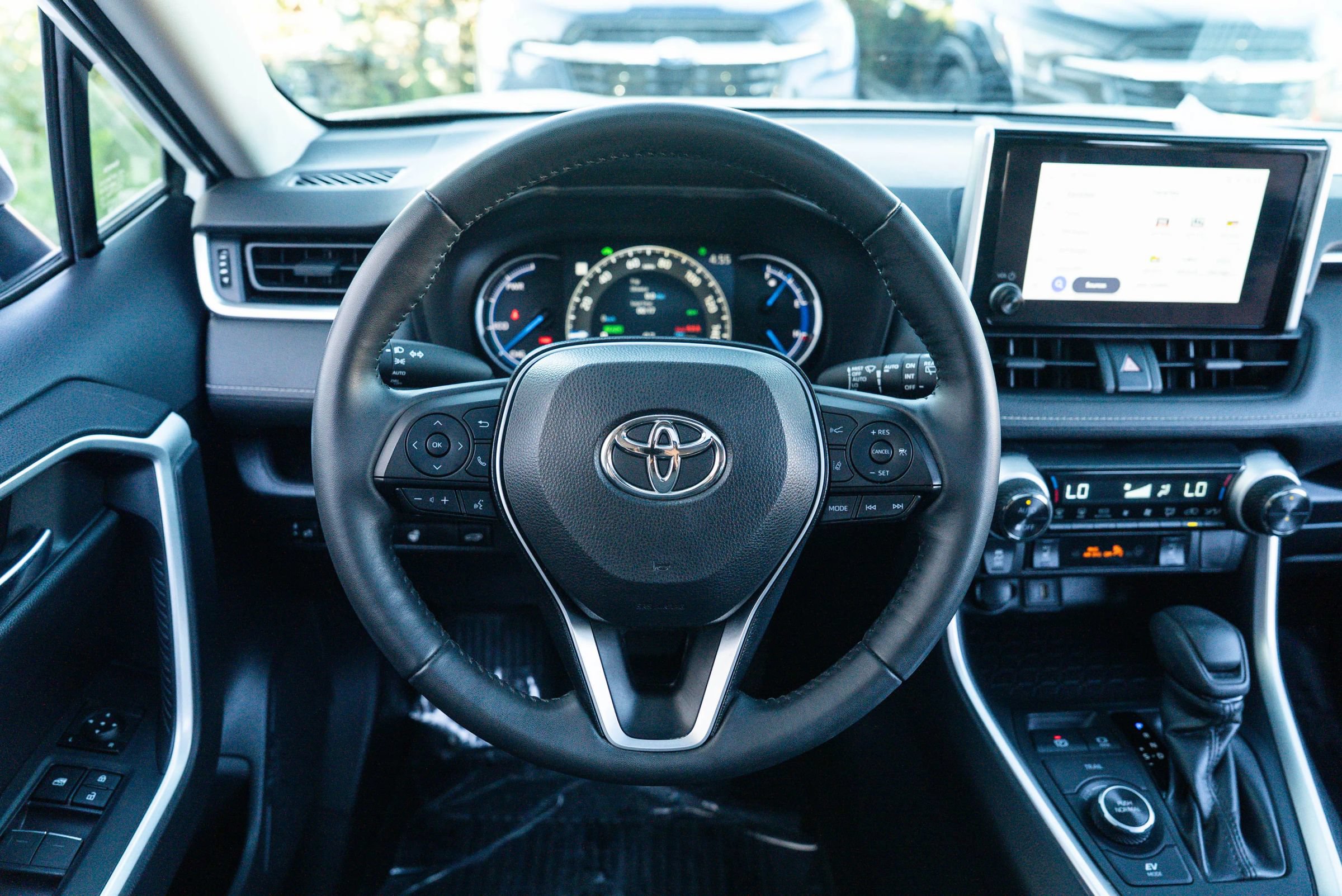 Used 2024 Toyota RAV4 XLE w/ Convenience Package AWD/4WD image 13
