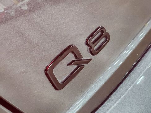 Used 2022 Audi Q8 Prestige image 25