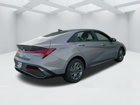 New 2026 Hyundai Elantra Blue image 5
