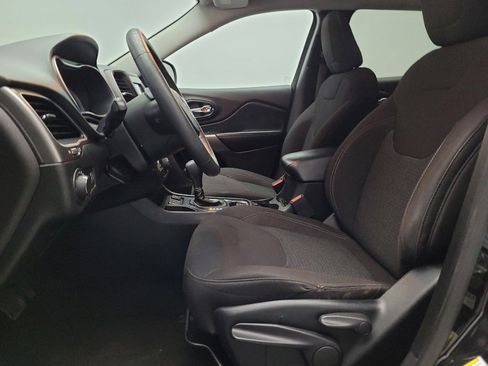 Used 2020 Jeep Cherokee Latitude image 17