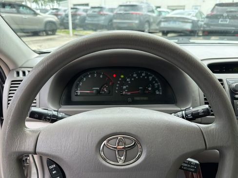 Used 2004 Toyota Camry XLE image 17