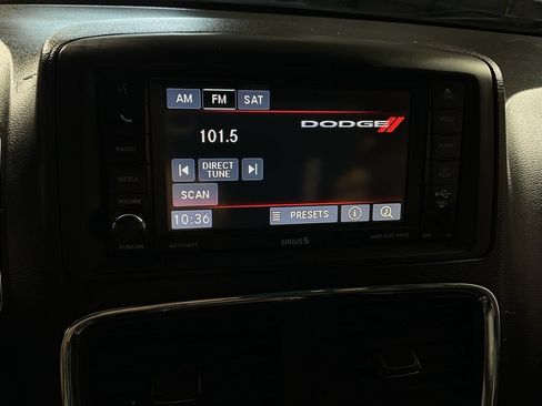 Used 2014 Dodge Grand Caravan SXT FWD image 23