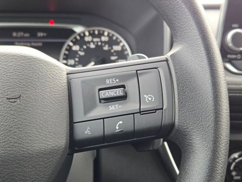 Used 2025 Nissan Rogue S AWD/4WD image 29