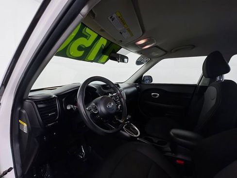 Used 2018 Kia Soul + image 18